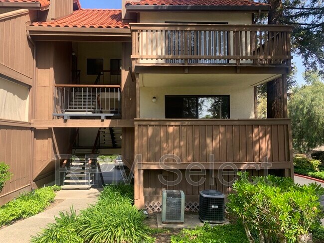 Building Photo - 2055 Sierra Rd