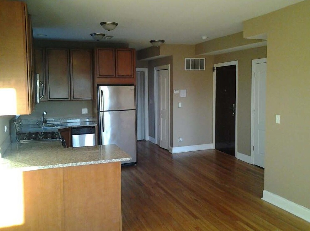 Foto principal - 3731 N Elston Ave