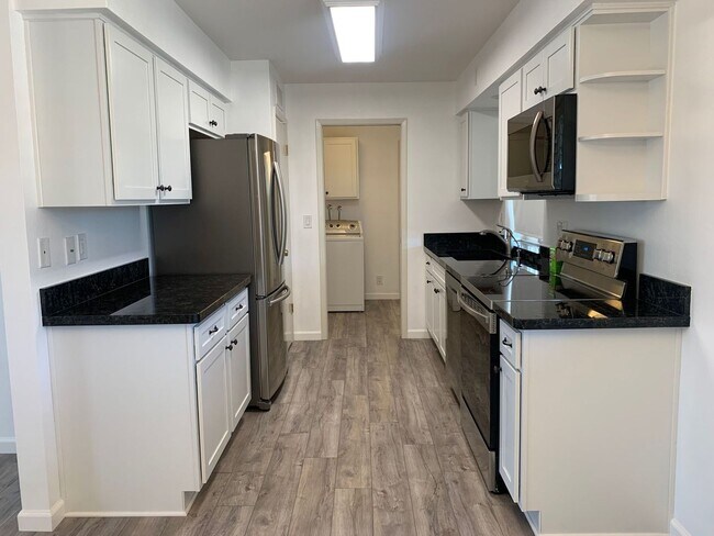 Foto del edificio - Beautifully Updated  2 Bed - 2 Bath Home in 55 Plus Community in Sunland Village - Mesa, AZ