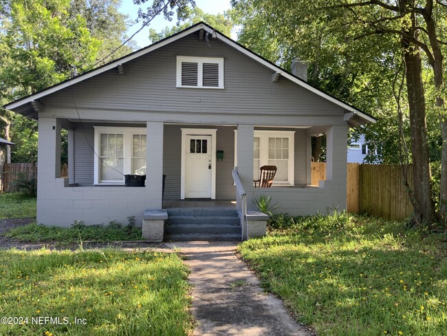 Building Photo - 2793 Myra St
