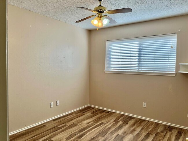 Building Photo - 10010 Autumn Harvest Dr