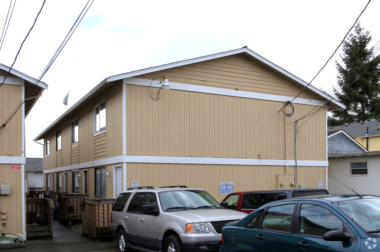 Building Photo - Chestnut Court Apartments