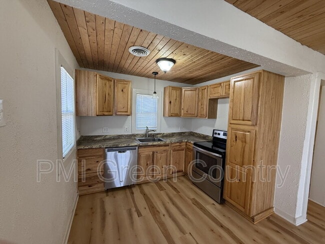 Building Photo - 5149 S 36th W Ave