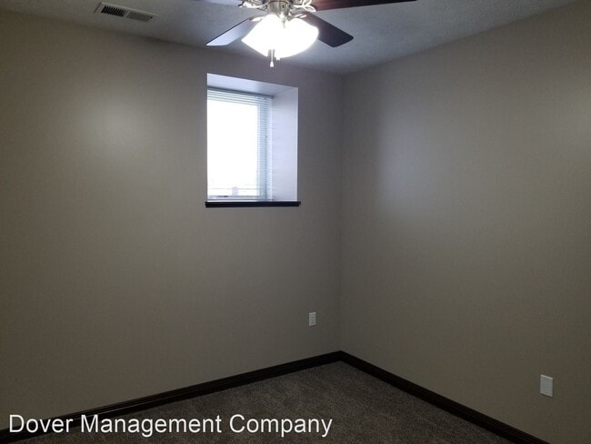 Building Photo - 320 S Main St