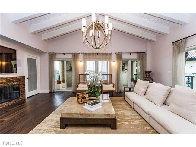 Building Photo - 2236 Fisher Island Dr