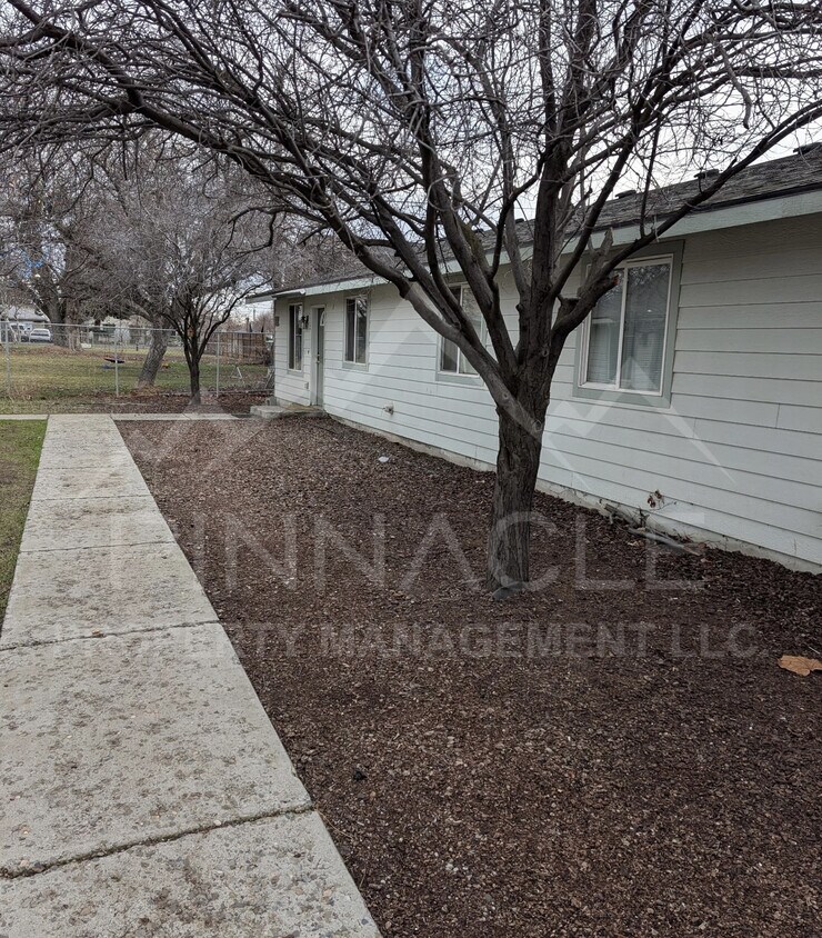 Foto del edificio - 2913 Castlevale Rd