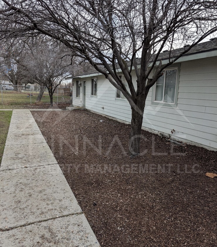 Building Photo - 2913 Castlevale Rd