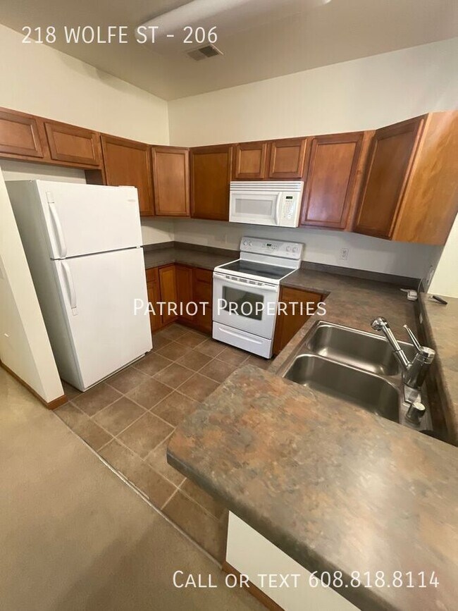 Building Photo - 218 Wolfe St