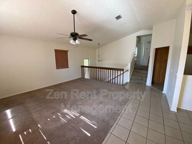 Building Photo - 921 S Val Vista Dr