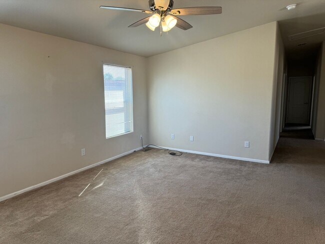 Building Photo - FULL TIME RENTAL 2BD/2BA WITH BONUS ROOM i...