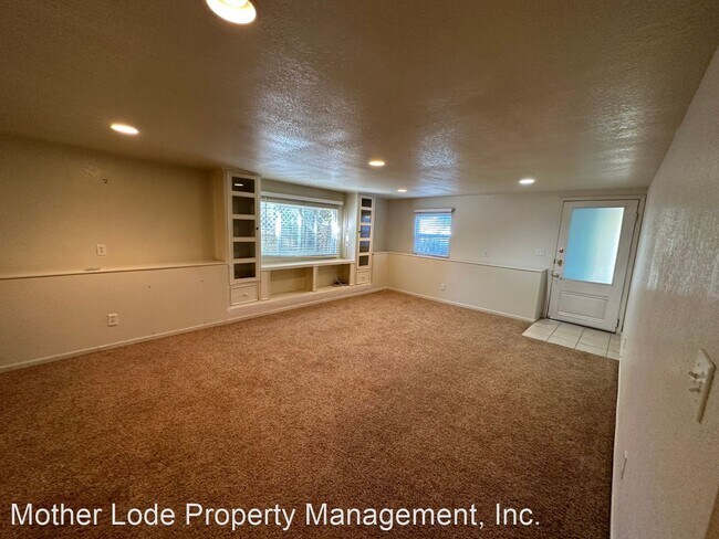 Foto del edificio - 1 br, 1 bath House - 285 N Washington Street