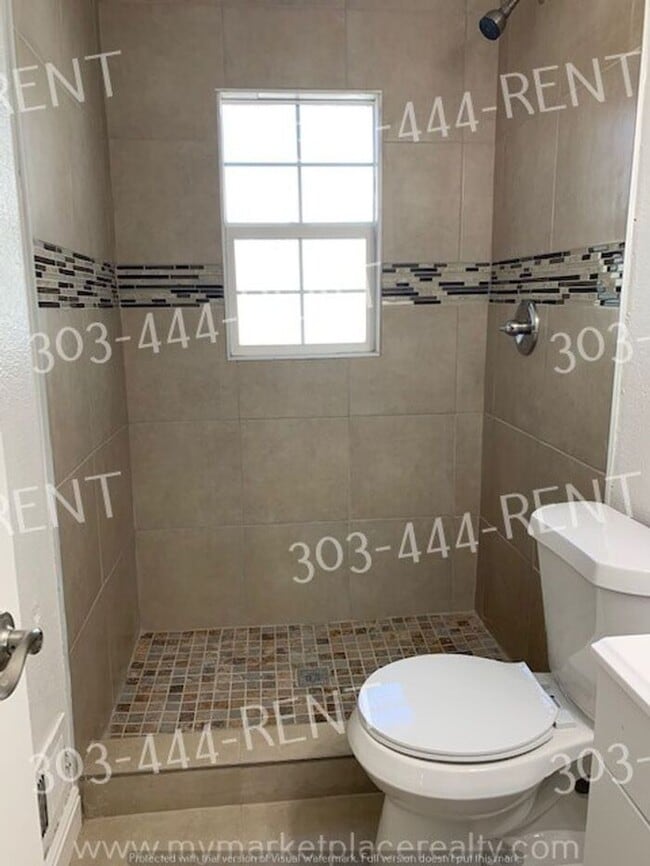 Foto del edificio - 3 bedroom & 1 bathroom beautiful home! Ready to see now!