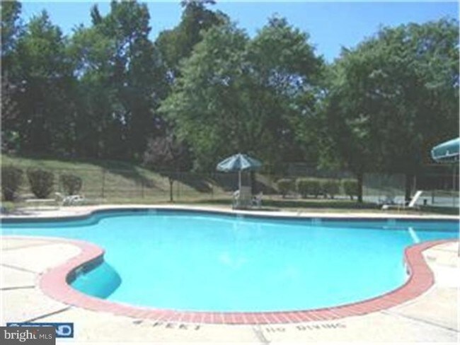Foto del edificio - 111 Meadow Woods Ln
