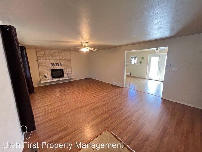 Building Photo - 3 br, 2 bath House - 372 S 500 W