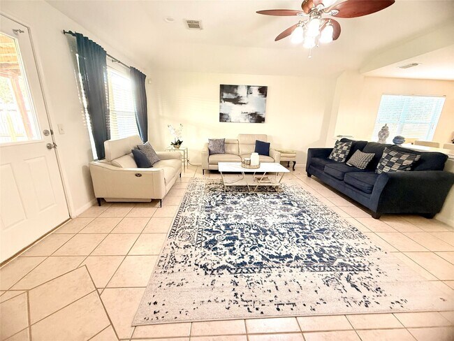 Foto del edificio - 4615 Pin Oak Creek Ln