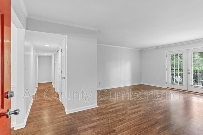 Building Photo - 3430 Essex Ave