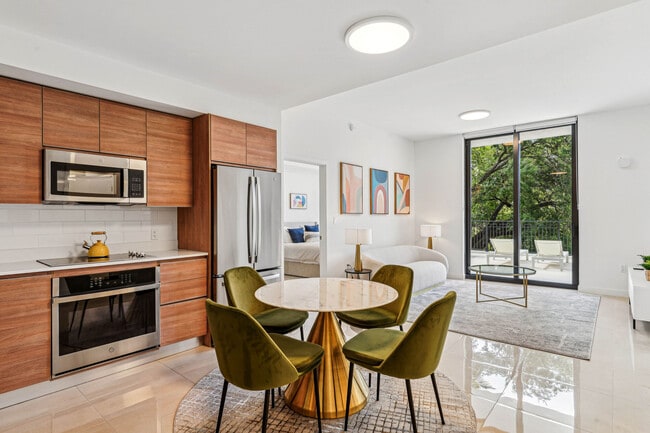 Building Photo - Fifteen