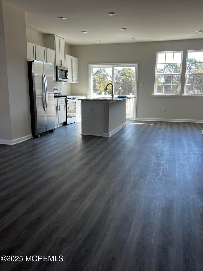 Building Photo - 10 Baybreeze Dr