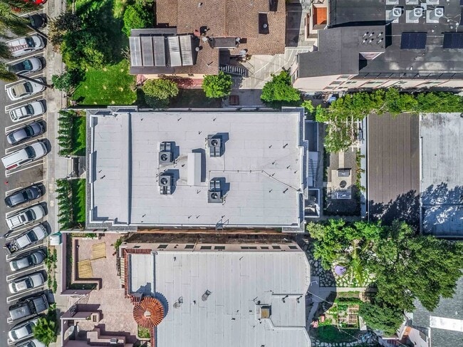 Building Photo - 1962 Argyle Ave