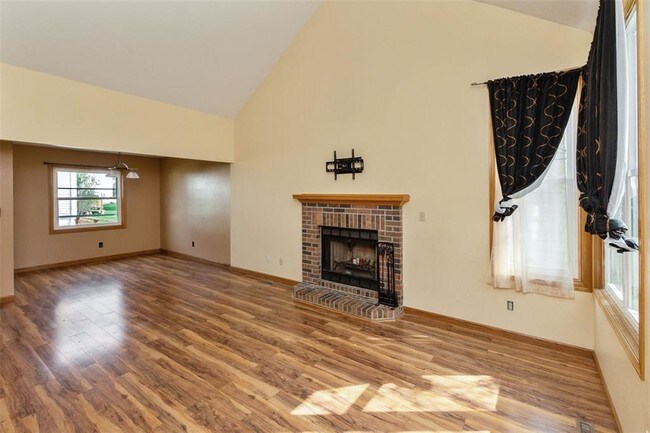 Foto del edificio - 5002 N Willowbend Rd NE