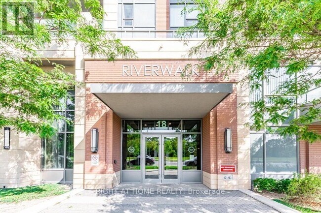 Photo du bâtiment - 18 Uptown Dr