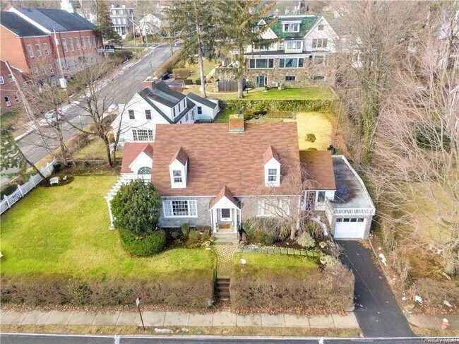 Building Photo - 144 Piermont Ave