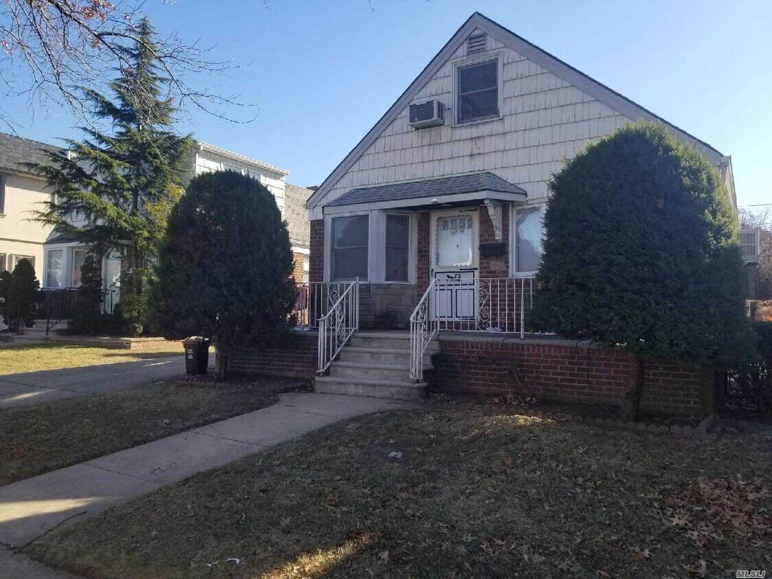 Primary Photo - 147-28-147-28 8th Ave