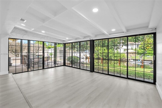 Foto del edificio - 2555 Nassau Ln