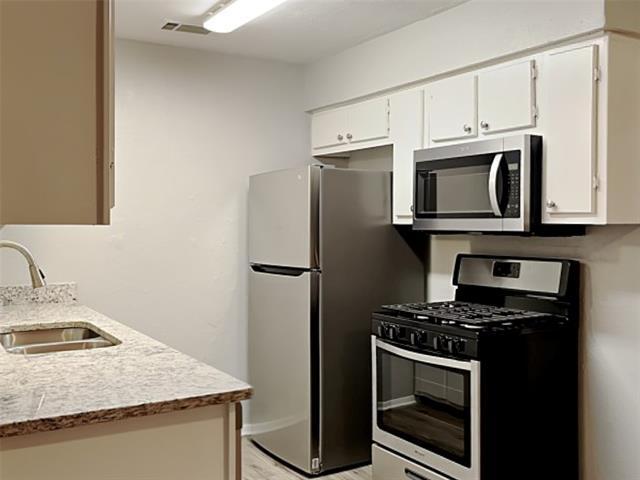Building Photo - 4051 Ivy Ridge St