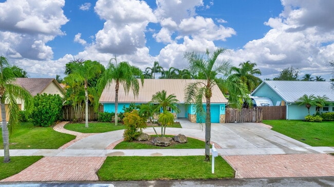 Foto del edificio - 1402 Cormorant Rd