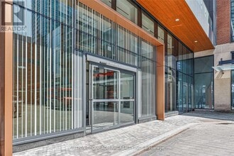 Building Photo - 17 Bathurst St