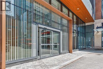 Building Photo - 17 Bathurst St