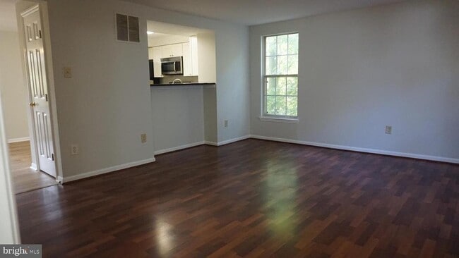 Foto del edificio - 6068 Laurel Wreath Way