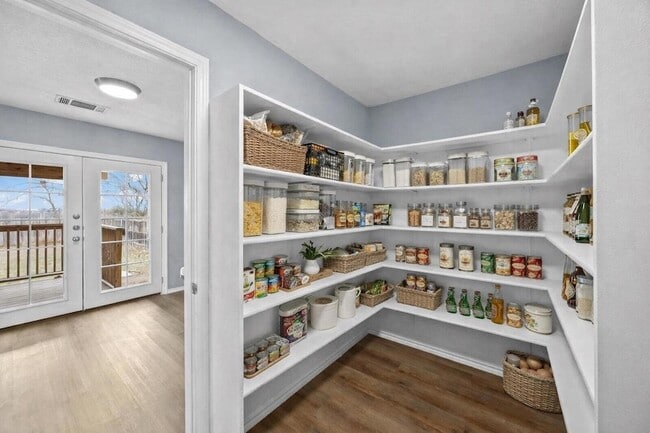 Foto del edificio - 2928 Donnell Dr