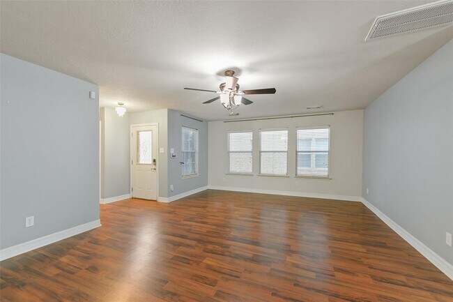 Foto del edificio - 9523 Wyatt Oak Lane