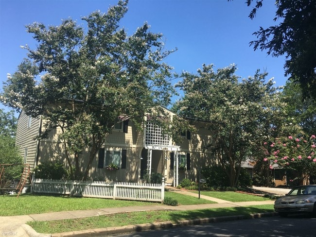 Building Photo - 2 br, 2 bath Apartment - Cedar Niche I D