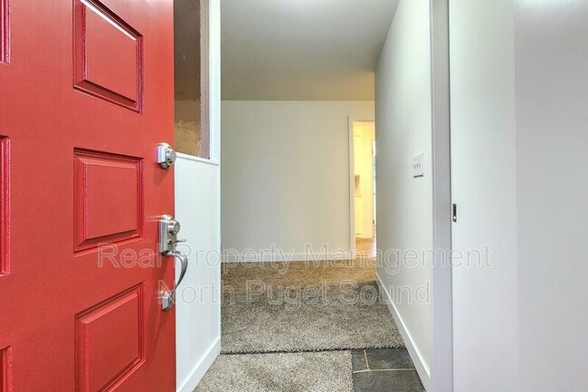 Building Photo - 9026 Cascadia Ave