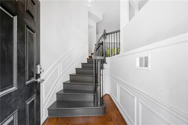 Foto del edificio - 2844 Loftview Square