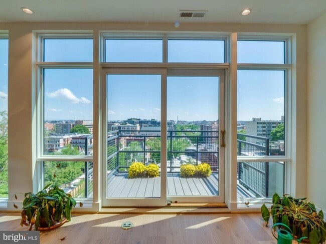 Foto del edificio - 1468 Belmont St NW