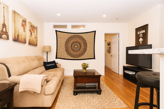 Building Photo - 60 Egmont St