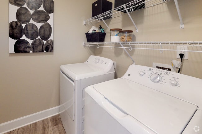 2BA, 2BA - 1089 SF - The Isaac