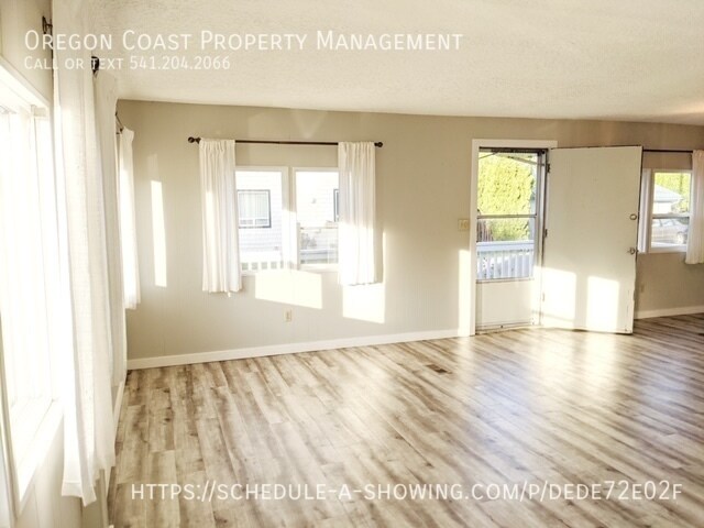 Foto del edificio - 302 SE Neptune Ave