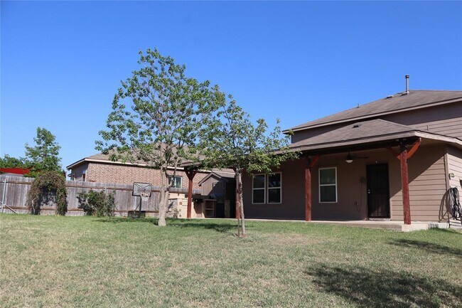 Foto del edificio - 5032 Irvine Ln