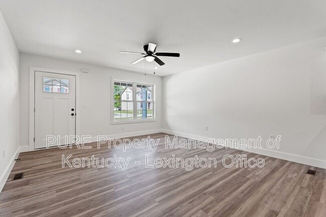 Building Photo - 332 Winding Branch Dr