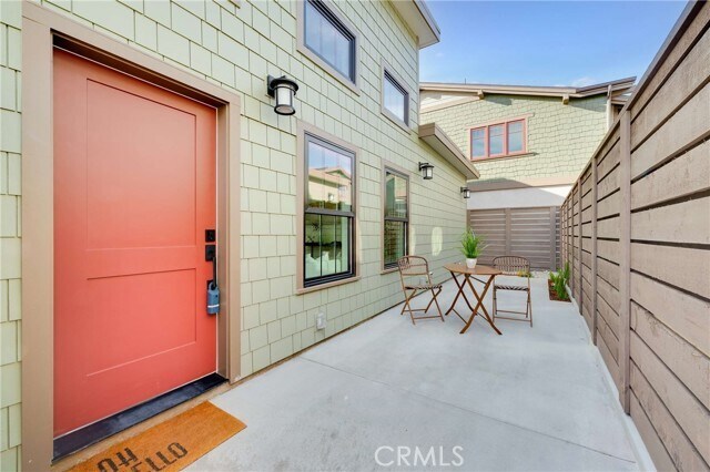 Building Photo - 127 E Foothill Blvd