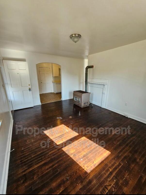 Photo - 208 Lady St House