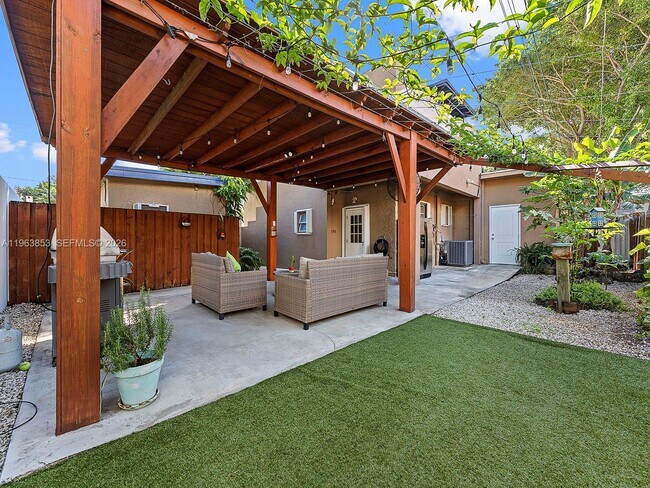 Foto del edificio - 1016 SW 12th Ave