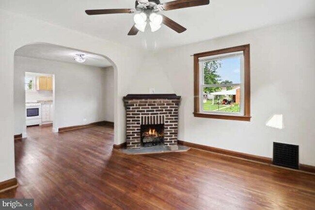 Foto del edificio - 7611 Sparrows Point Blvd
