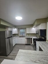 Building Photo - 2318 Hackberry Ct
