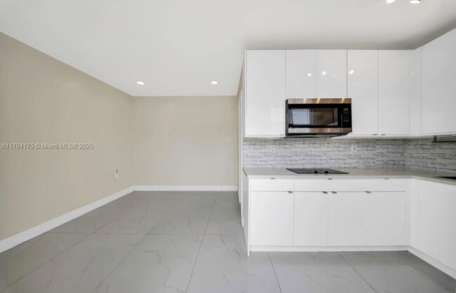 Foto del edificio - 3360 E 10th Ave